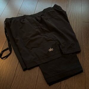 Alo Yoga 5” liner shorts black sz small